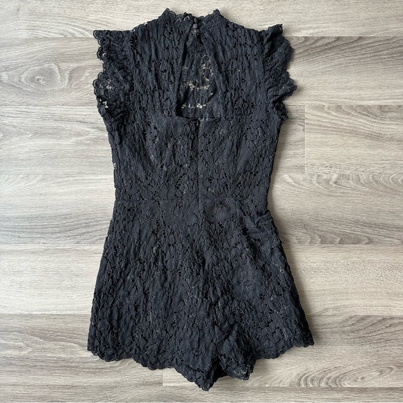 BB Dakota Priscilla Lace Romper - Picture 4 of 4